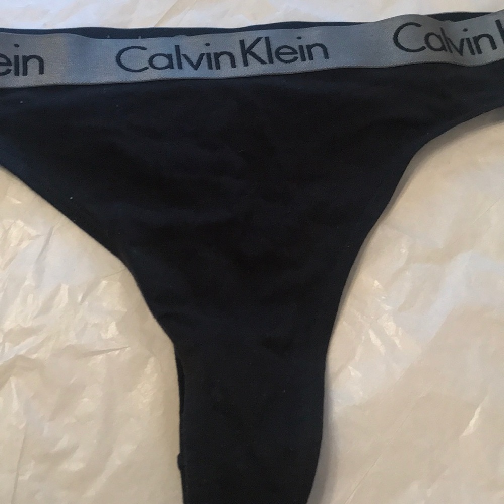 Calvin Klein Black Thong New❤️